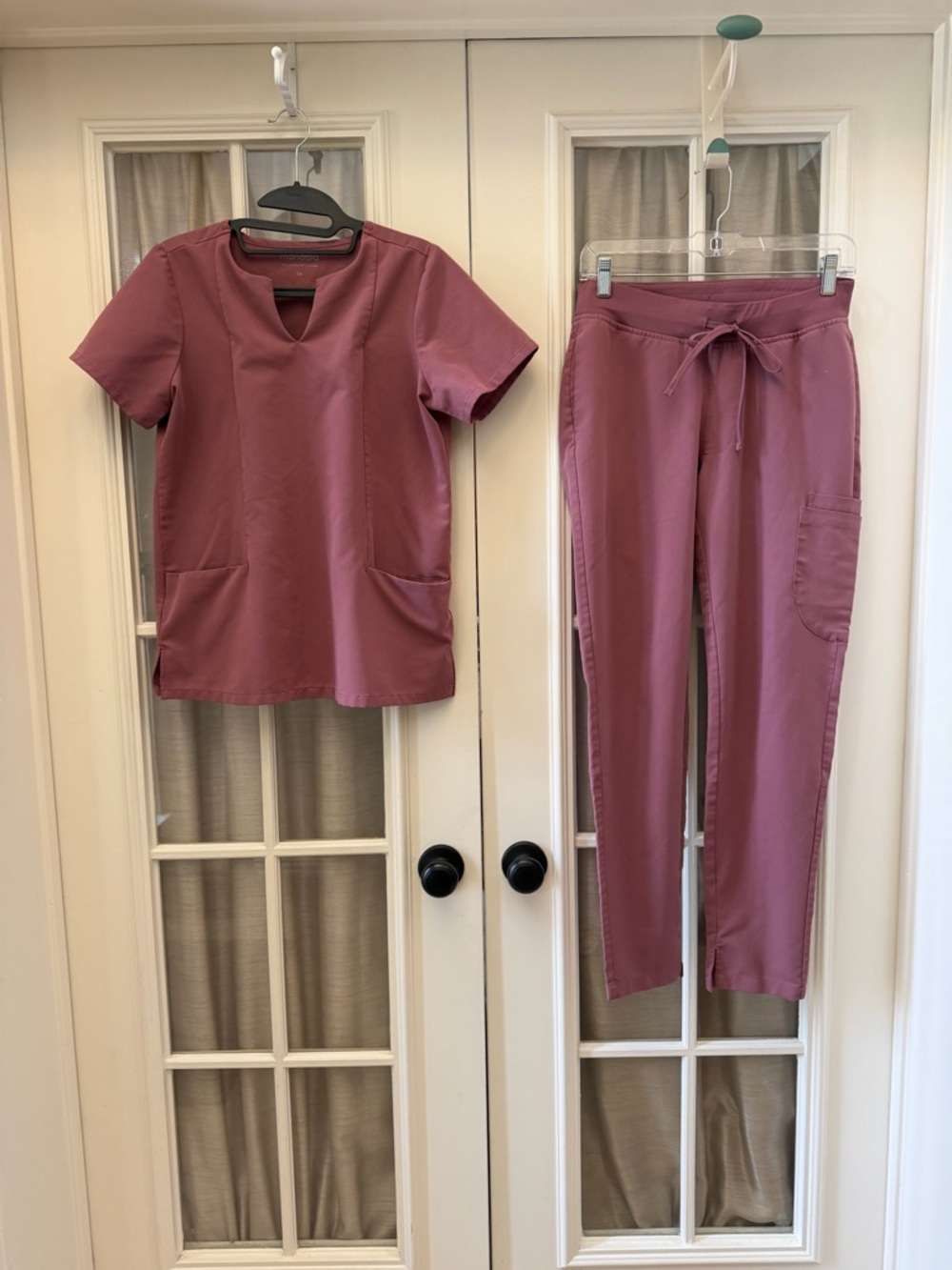 XS Rose Pink Mandala Scrub Set EUC
